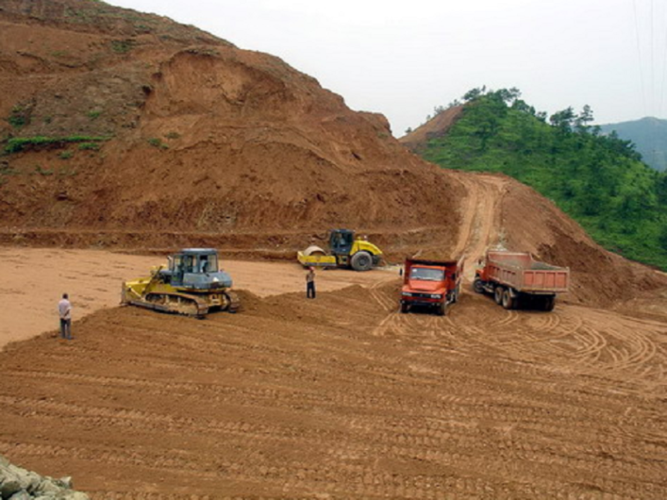 堤坝土方填筑与护坡工程施工方案